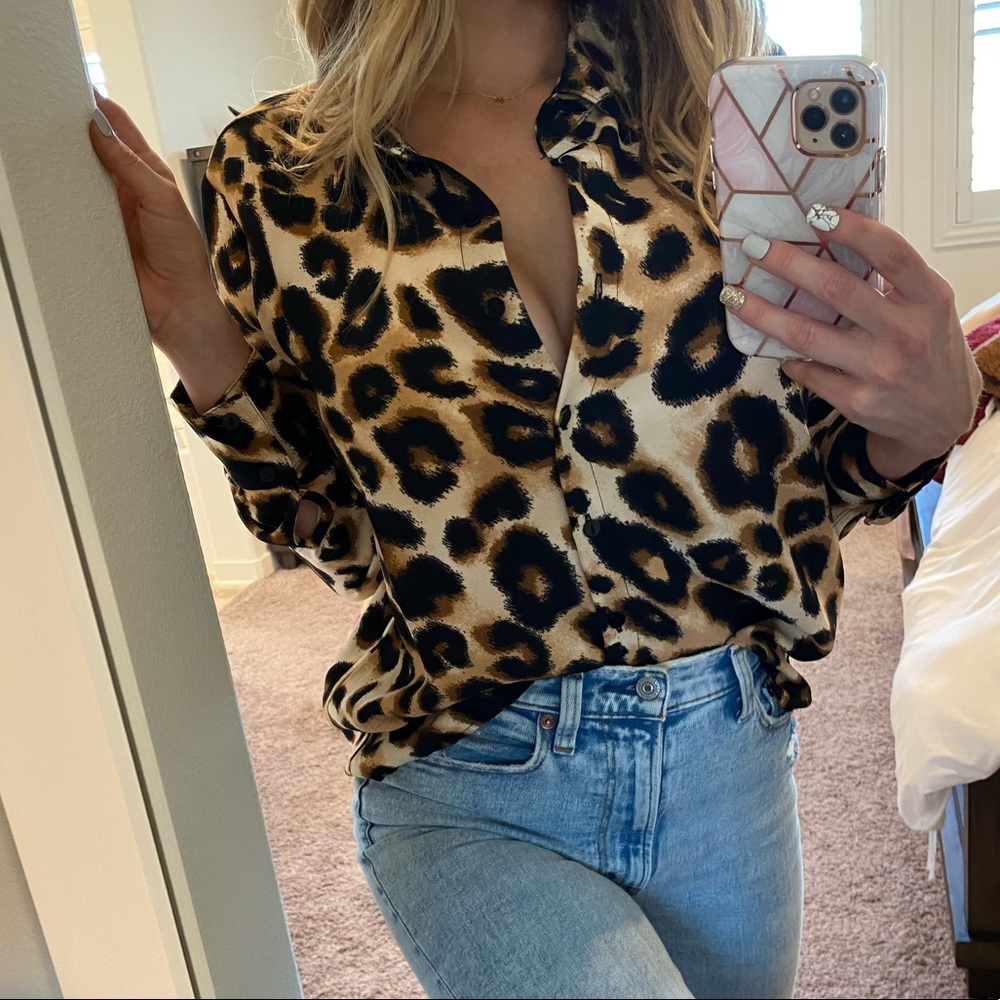 NWT Cheetah Leopard Button Down Blouse Small
